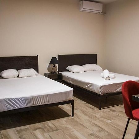 Esduma Iguanas Hotel Плая-дель-Кармен Экстерьер фото