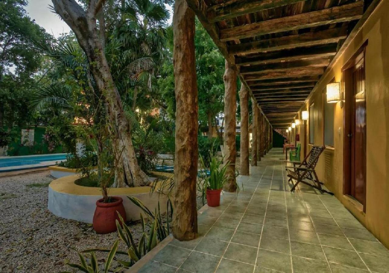 Esduma Iguanas Hotel Плая-дель-Кармен Экстерьер фото