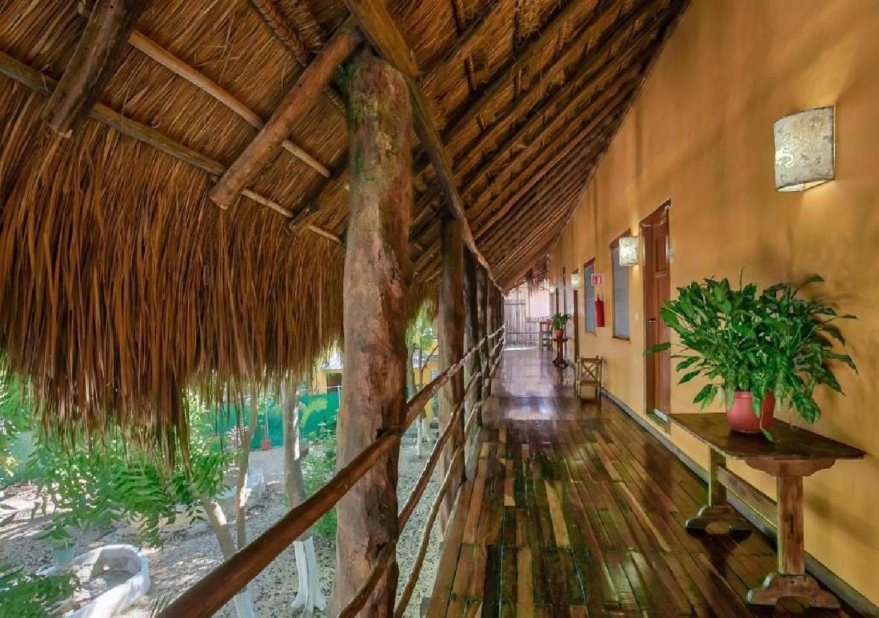 Esduma Iguanas Hotel Плая-дель-Кармен Экстерьер фото